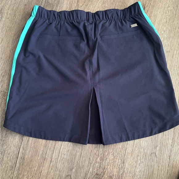 Under Armour Ladies Golf Skort.  Washed and worn once. - Picture 5 of 7